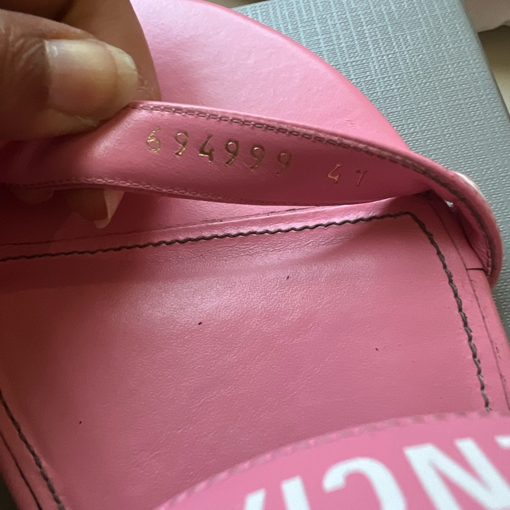 Host Pick 🥳🥳🌸Balenciaga Flat Sandals - Picture 3 of 7